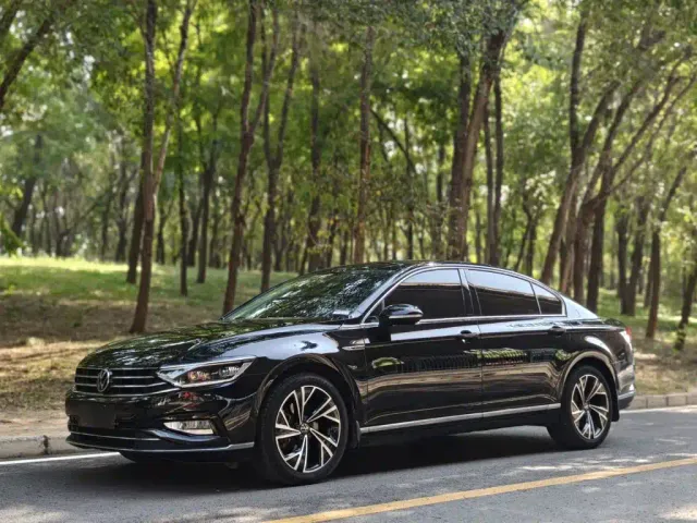Фотография автомобиля — Volkswagen Magotan