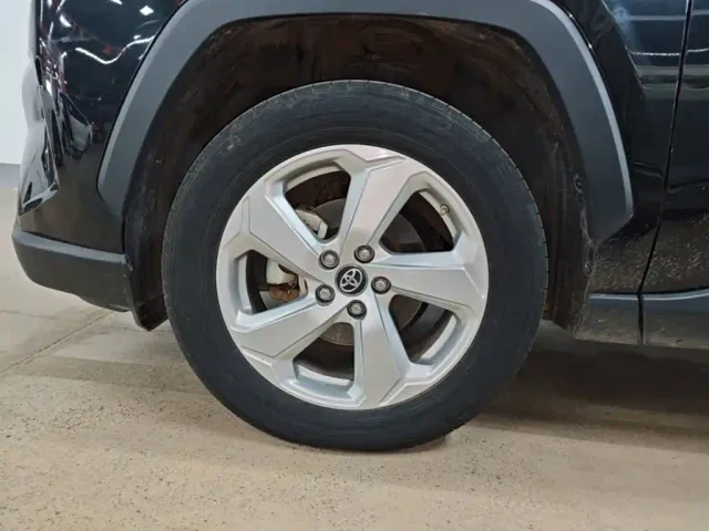 Toyota RAV4 — Фото автомобиля 22