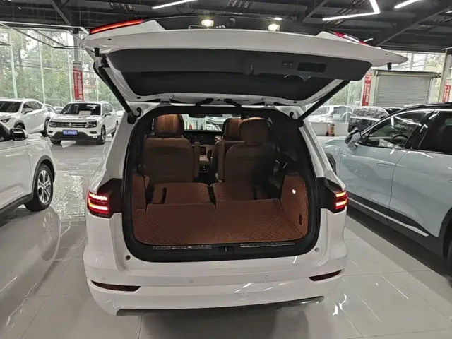 Li Auto ONE — Фото автомобиля 18