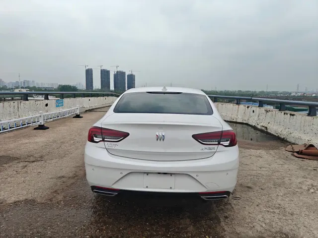Buick Regal — Фото автомобиля 5