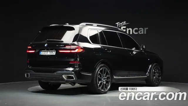 BMW X7 — Фото автомобиля 2