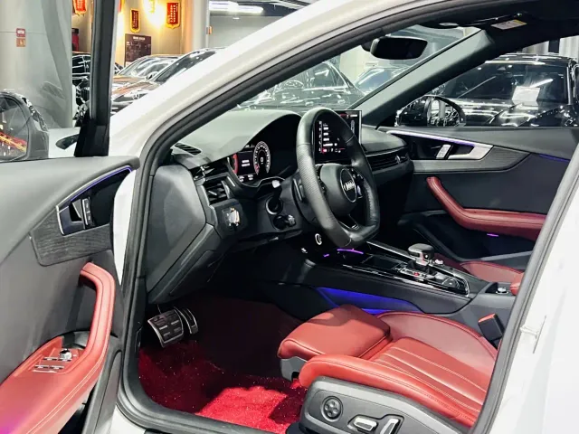 Audi A4L — Фото автомобиля 4