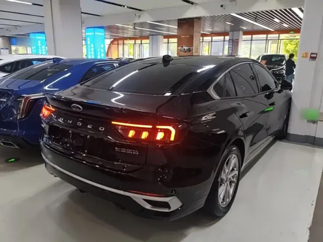 Ford Mondeo — Фото автомобиля 6
