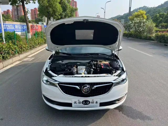 Buick Excelle — Фото автомобиля 8