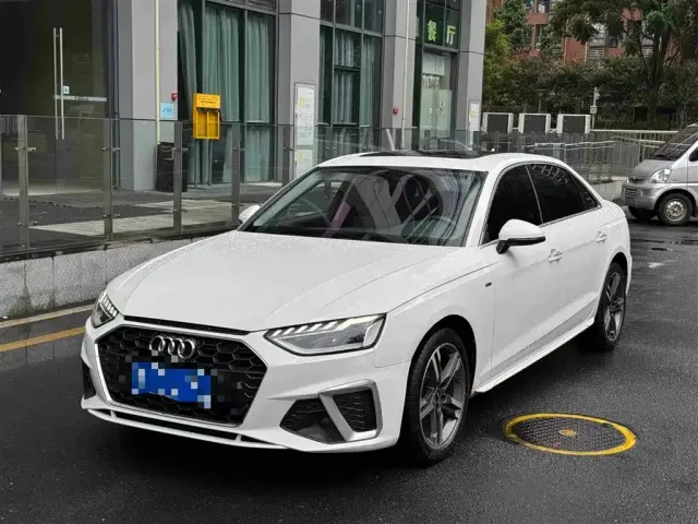 Фотография автомобиля — Audi A4L