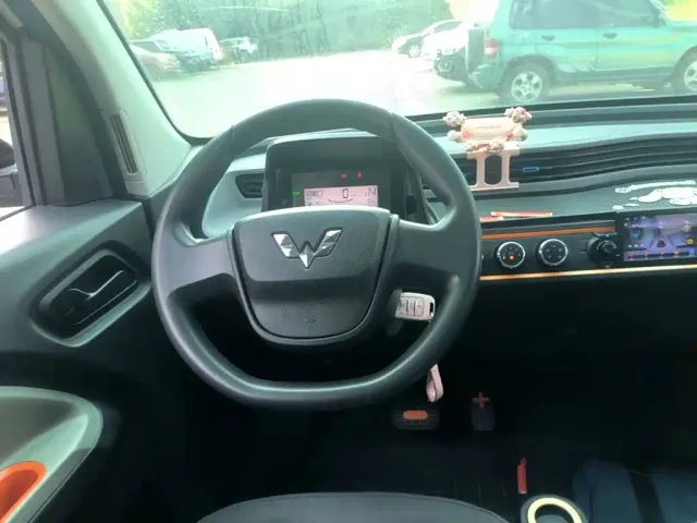 Wuling Hongguang Mini EV — Фото автомобиля 10