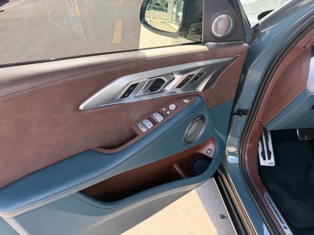 BMW XM — Фото автомобиля 9