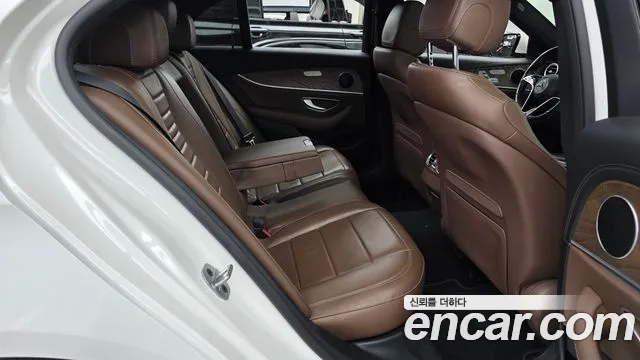 Mercedes-Benz E-Class W213 — Фото автомобиля 11