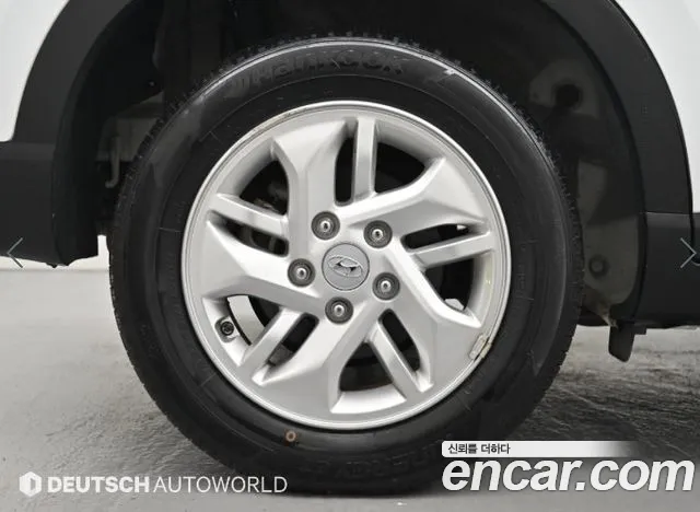 Hyundai Venue — Фото автомобиля 5