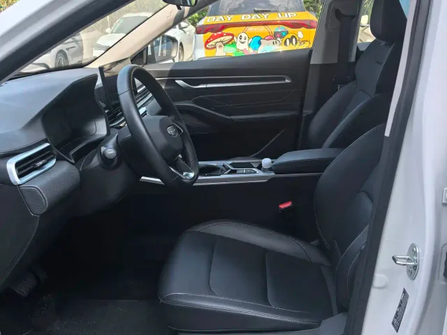 Geely Emgrand — Фото автомобиля 7