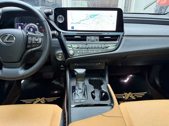 Lexus ES — Фото автомобиля 11