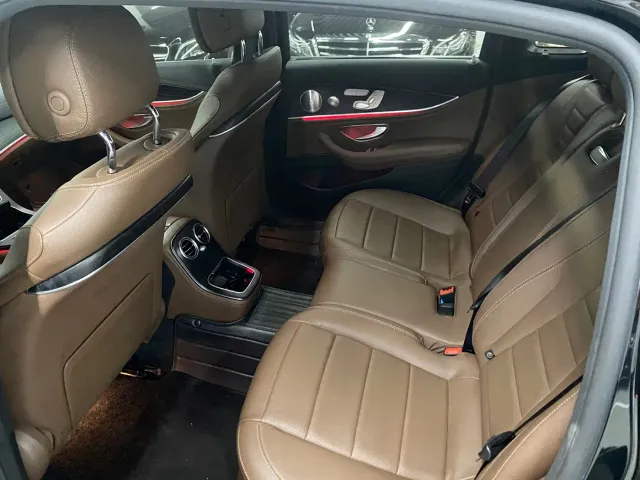 Mercedes-Benz E-Class — Фото автомобиля 13