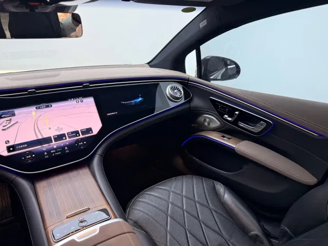 Mercedes-Benz EQS — Фото автомобиля 12
