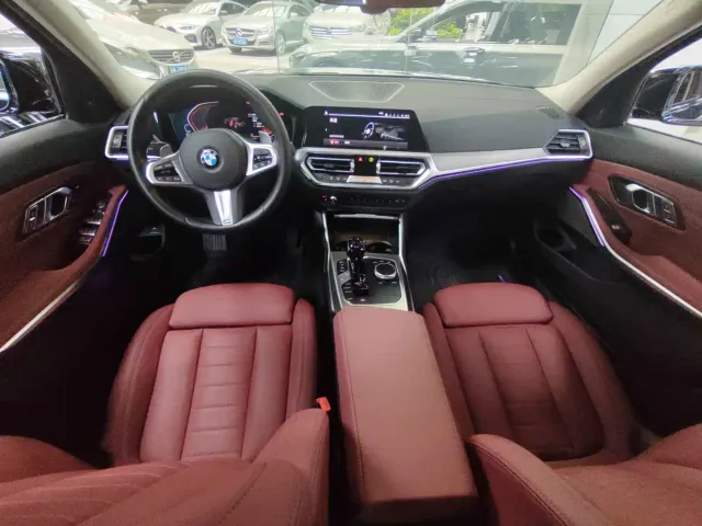 BMW BMW 3 Series 2020 330i M Sport Blackout Package — Фото автомобиля 12