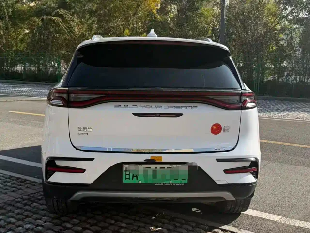 BYD Tang — Фото автомобиля 4