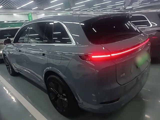 Li Auto L7 — Фото автомобиля 4