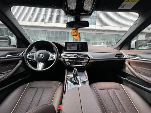 BMW BMW 5 Series 2022 Facelift II 530Li Premium Package M Sport — Фото автомобиля 17