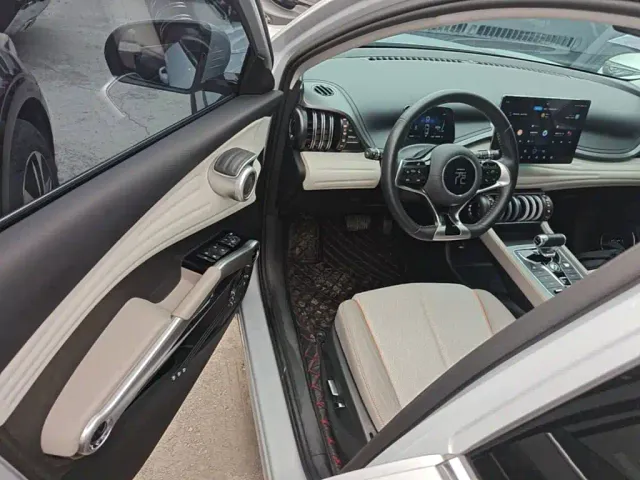 BYD Yuan PLUS — Фото автомобиля 15