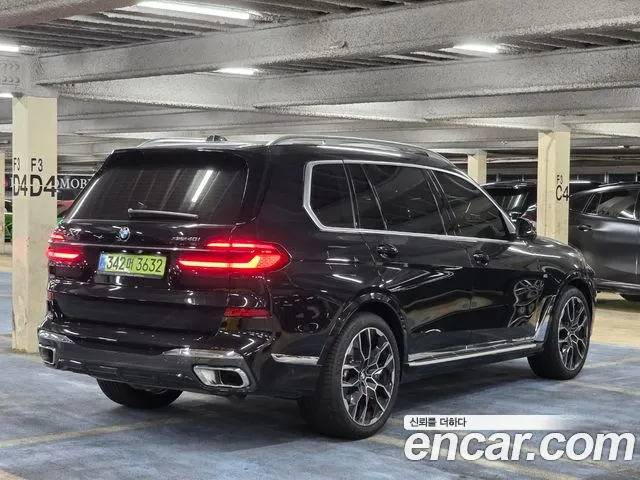 BMW X7 — Фото автомобиля 2