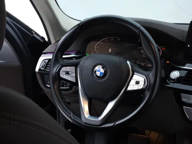 BMW 5 Series — Фото автомобиля 24