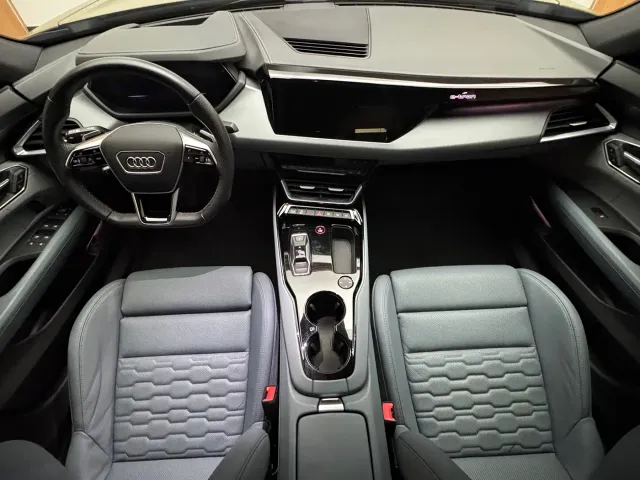 Audi e-tron GT — Фото автомобиля 11