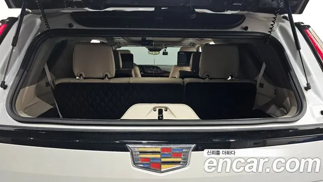 Cadillac Escalade Escalade 5 поколение — Фото автомобиля 18