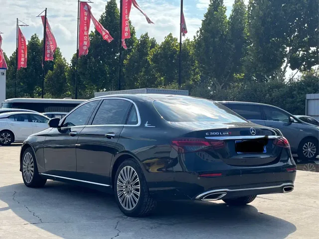 Mercedes-Benz E-Class — Фото автомобиля 7