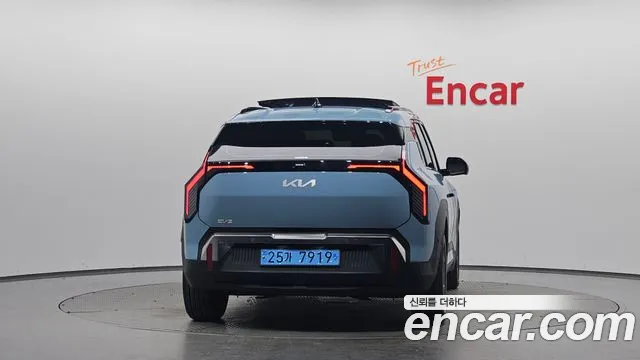 Kia EV3 — Фото автомобиля 3