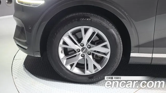 Genesis GV70 — Фото автомобиля 5