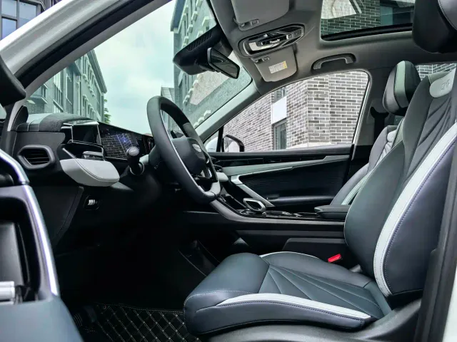 Geely Boyue L — Фото автомобиля 22