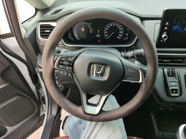 Honda Elysion — Фото автомобиля 10