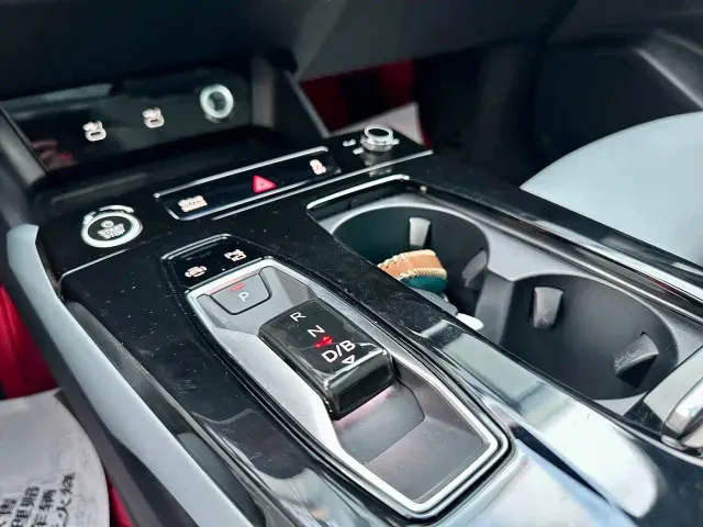 Audi Q6L e-tron — Фото автомобиля 11