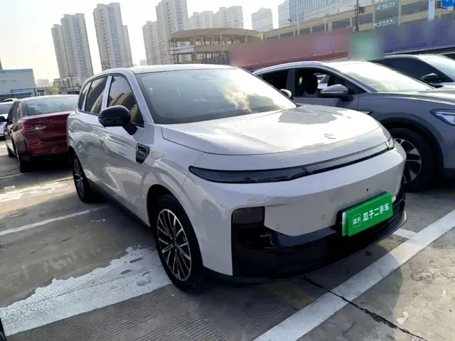 Leapmotor B10 — Фото автомобиля 3