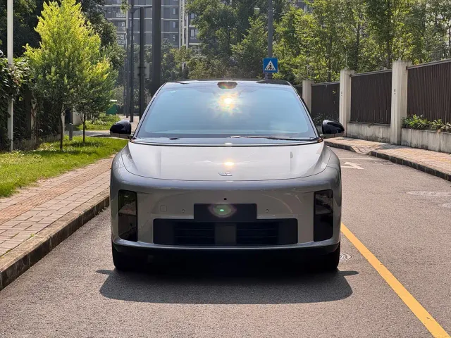 Li Auto i6 — Фото автомобиля 2