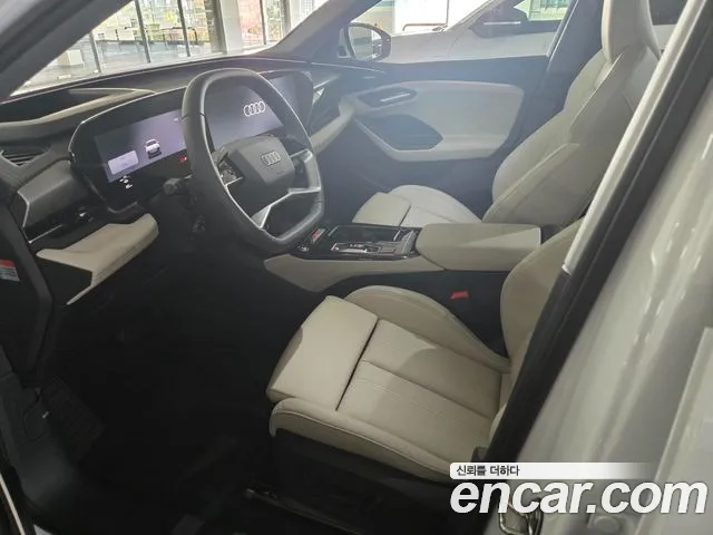 Audi Q6 e-tron — Фото автомобиля 16