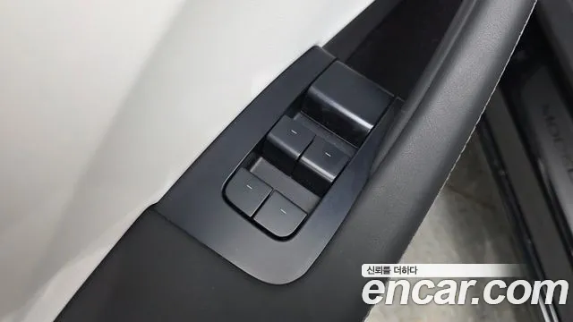 Tesla Model 3 — Фото автомобиля 11