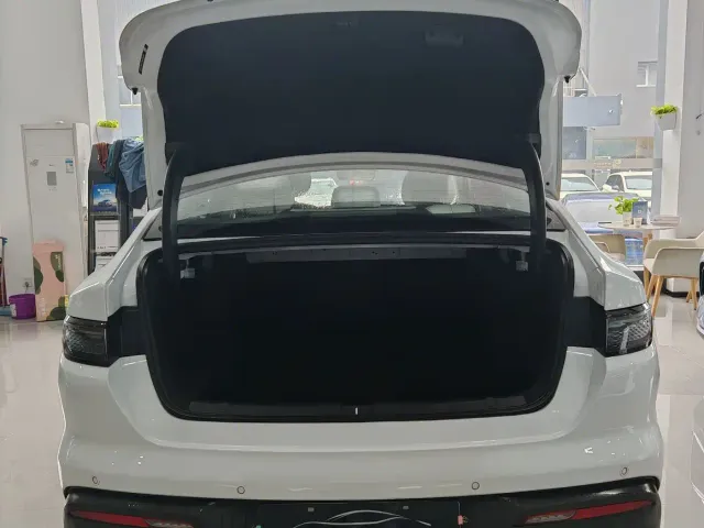 BYD Seal 05 DM-i — Фото автомобиля 5