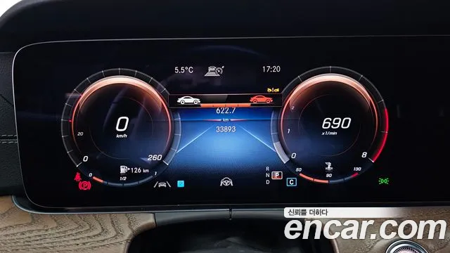 Mercedes-Benz E-Class — Фото автомобиля 8