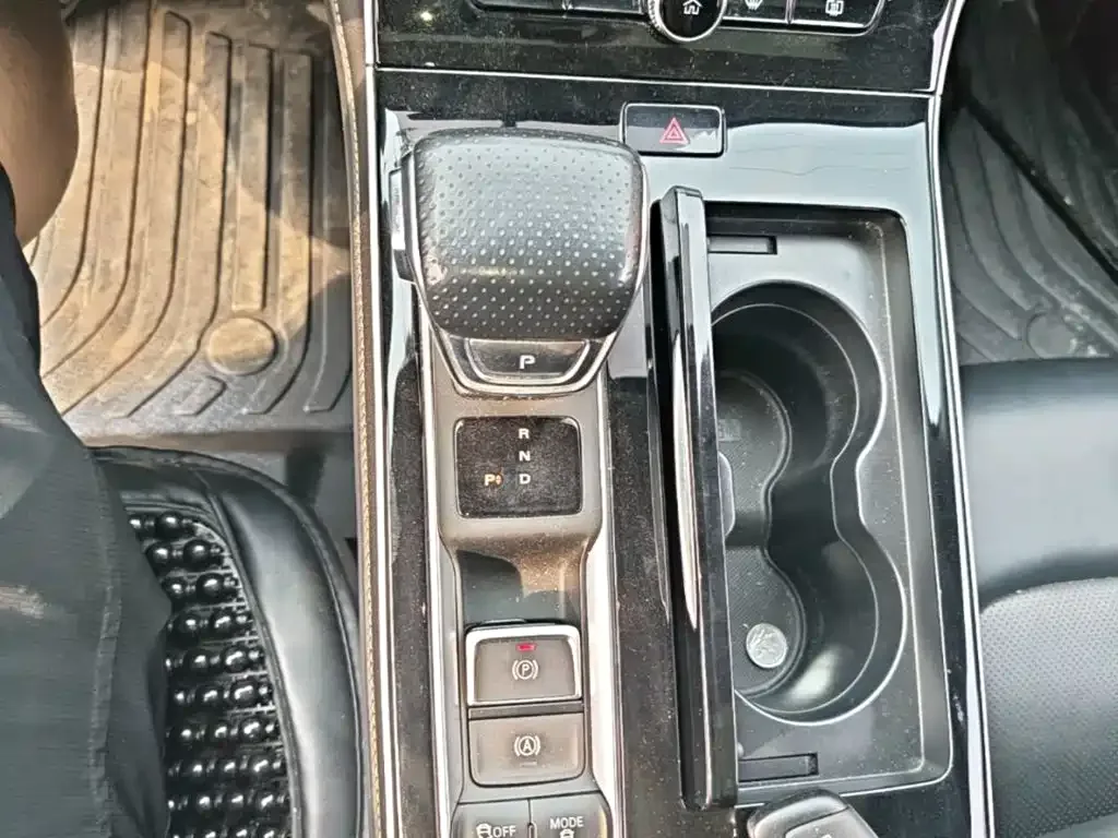 Roewe Roewe i6 MAX EV 2023 EV 420 Sunroof Special Edition — Фото автомобиля 13