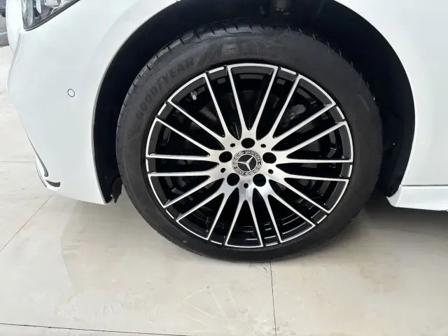 Mercedes-Benz C-Class — Фото автомобиля 30