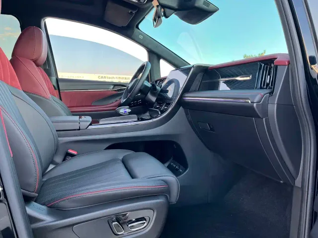 GAC Trumpchi M8 — Фото автомобиля 21