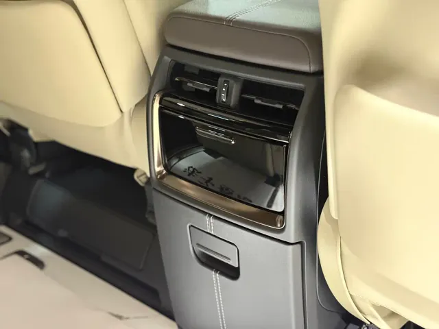 Toyota Alphard — Фото автомобиля 16