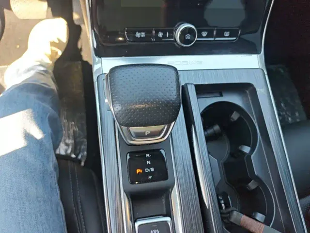 Roewe RX5 — Фото автомобиля 18