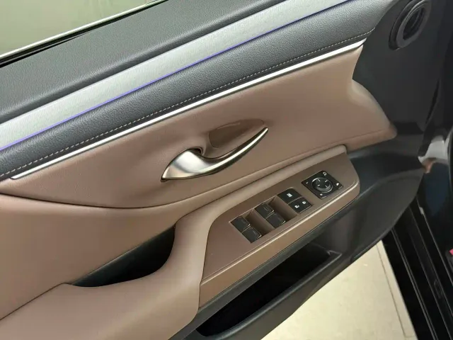 Lexus ES — Фото автомобиля 13