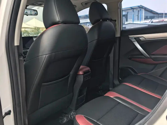 Geely Binyue — Фото автомобиля 4