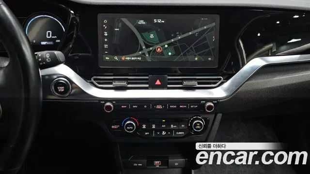 Kia Niro — Фото автомобиля 19