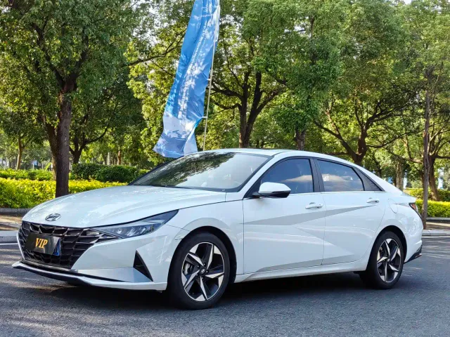 Фотография автомобиля — Hyundai Elantra
