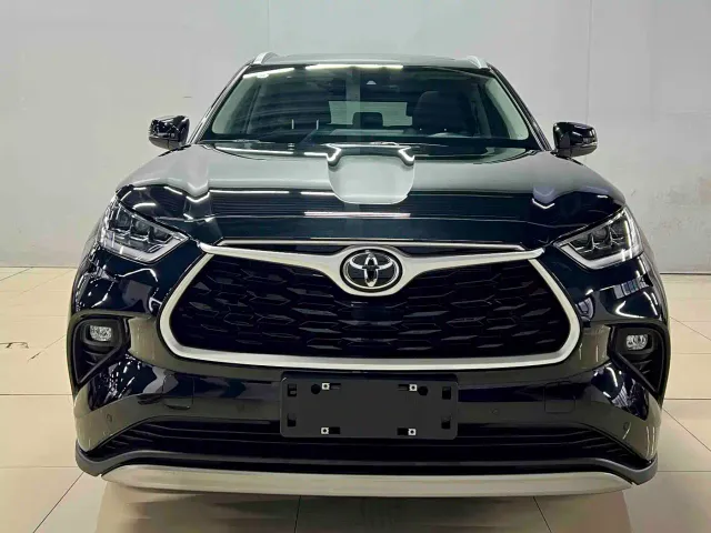 Toyota Highlander — Фото автомобиля 2