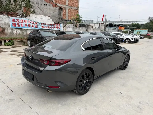 Mazda Axela — Фото автомобиля 5