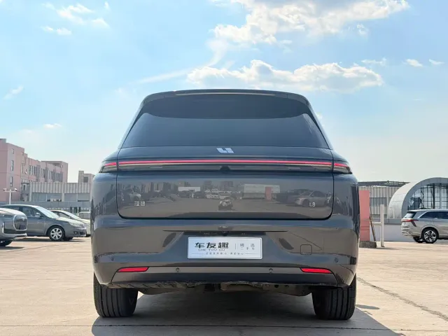 Li Auto L8 — Фото автомобиля 5
